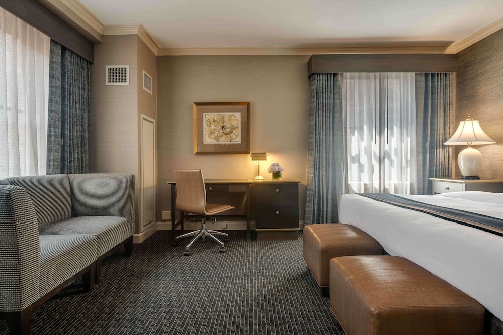 Superior King Room, Non Smoking - Photo 3