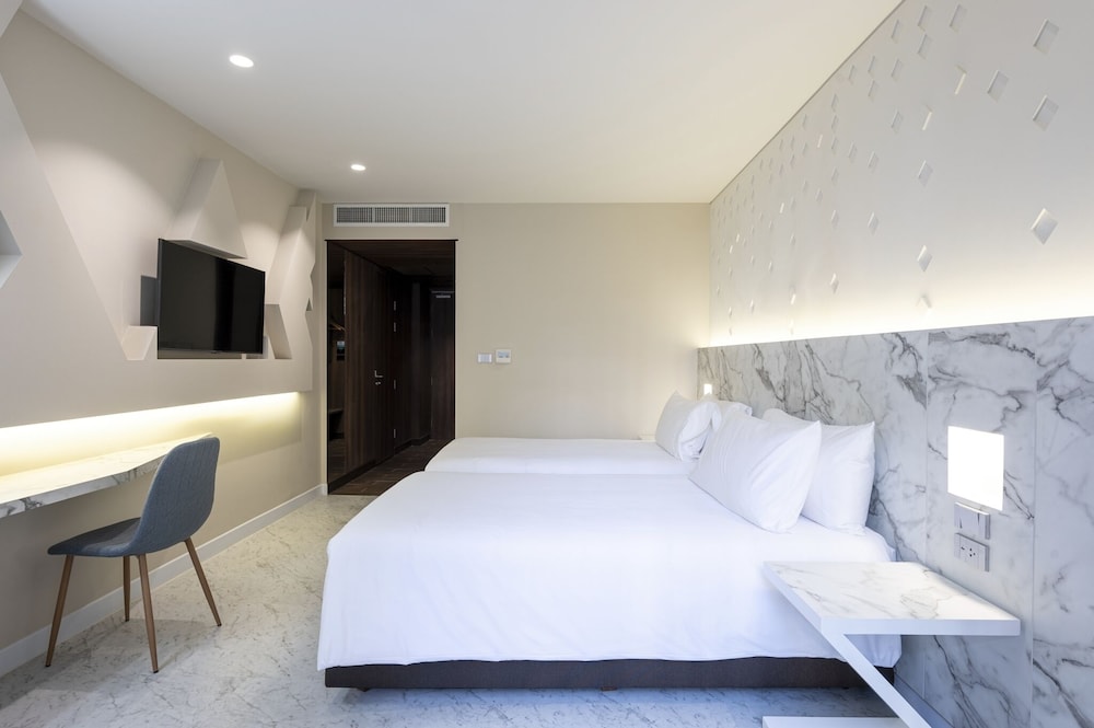 Superior Twin Room, River View - Photo 3