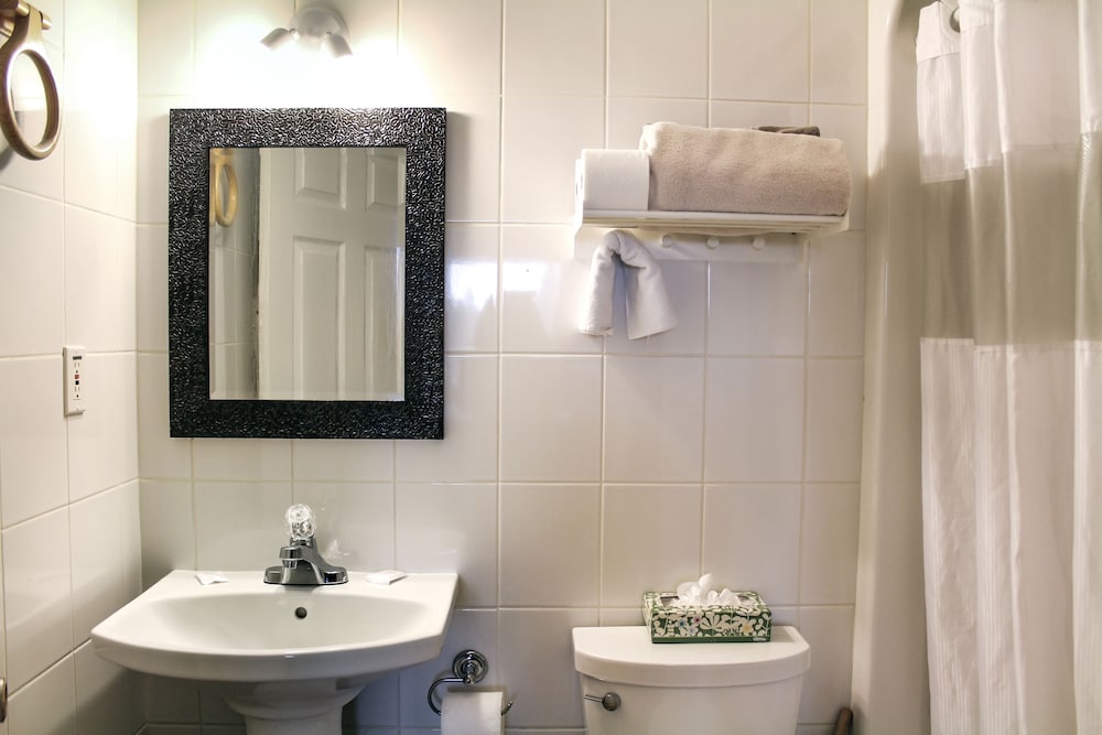 Standard Room, Multiple Beds photo 2