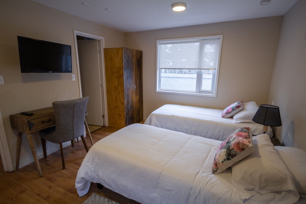 Classic Twin Room, 2 Twin Beds, Private Bathroom, Sea View photo 1