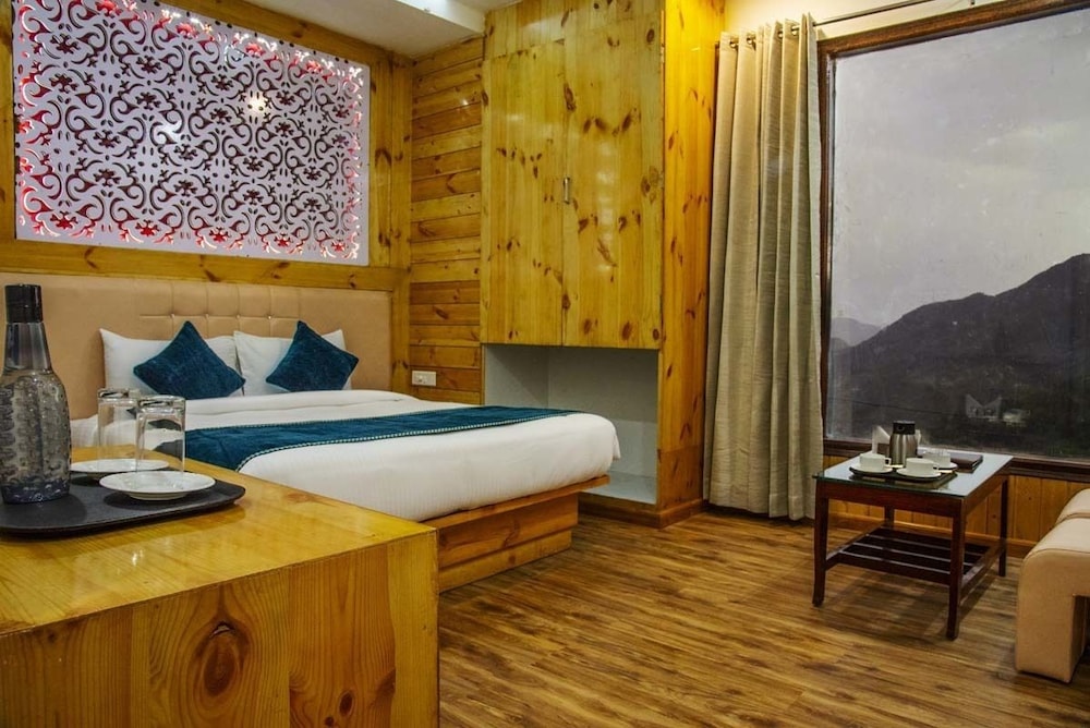 Signature Double Room, Valley View, Mountainside photo 3