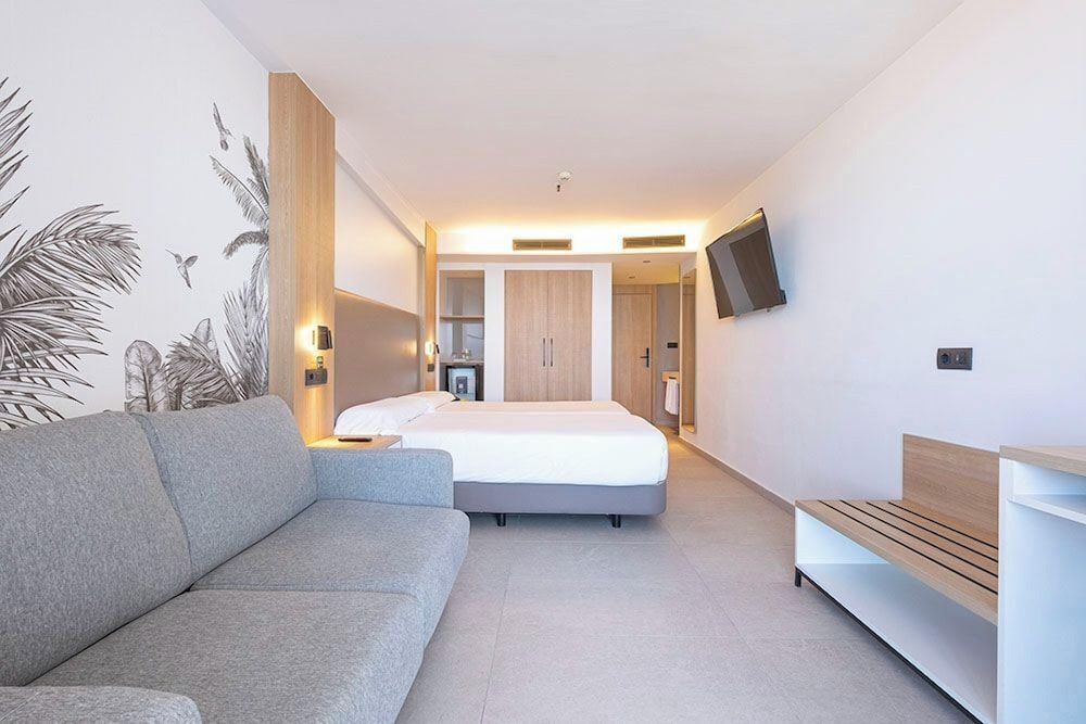 Triple Room, Partial Ocean View photo 3