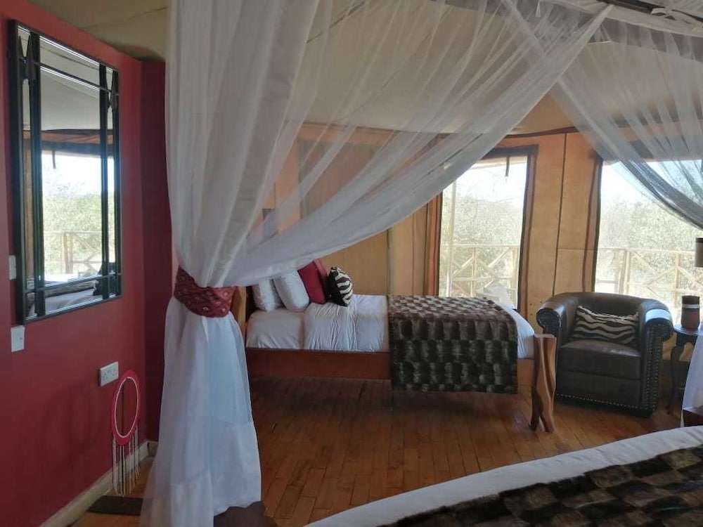 Deluxe Double Room Single Use, Mountain View photo 2