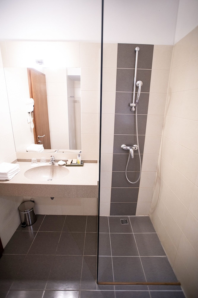 Deluxe Double Room, Balcony, Garden View photo 2