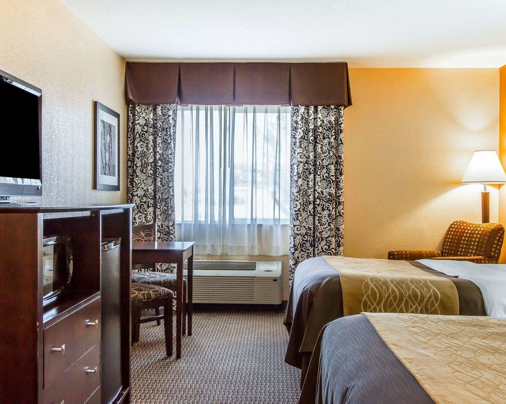 Room, 2 Queen Beds, Accessible, Non Smoking photo 3