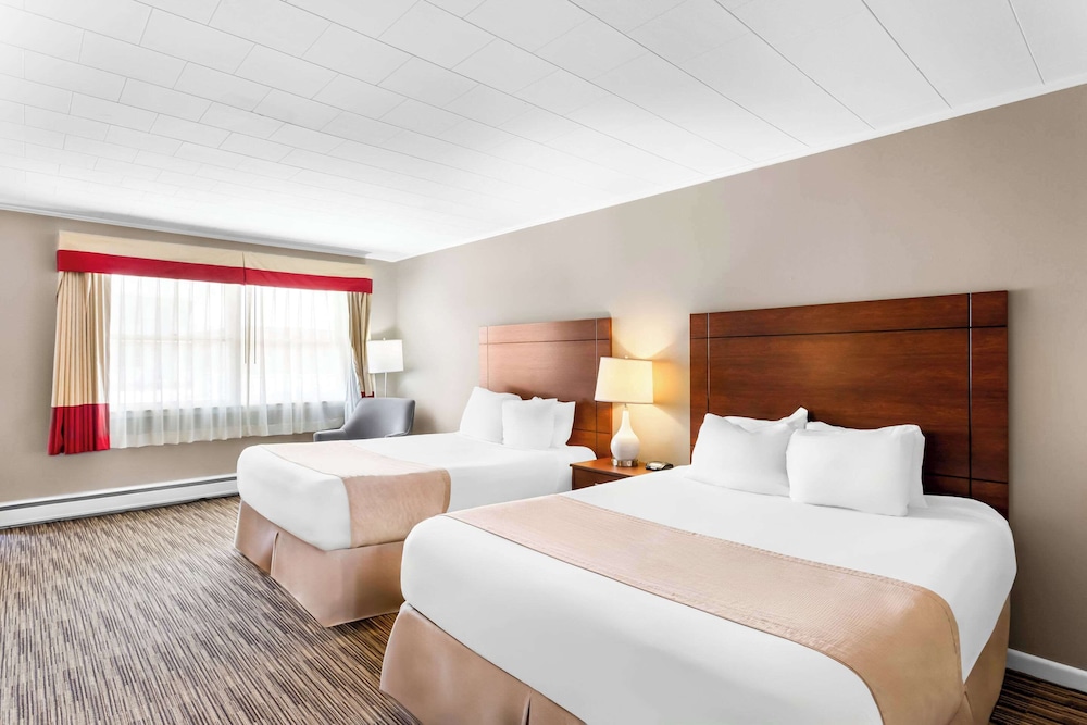 Standard Room, 2 Queen Beds, Non Smoking, Ground Floor photo 3
