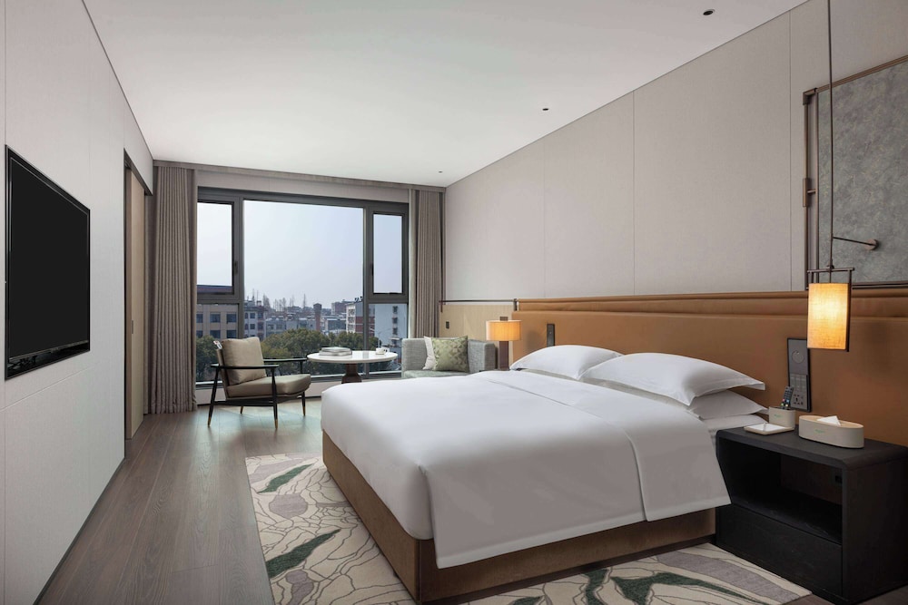 Executive Room, 1 King Bed, Non Smoking