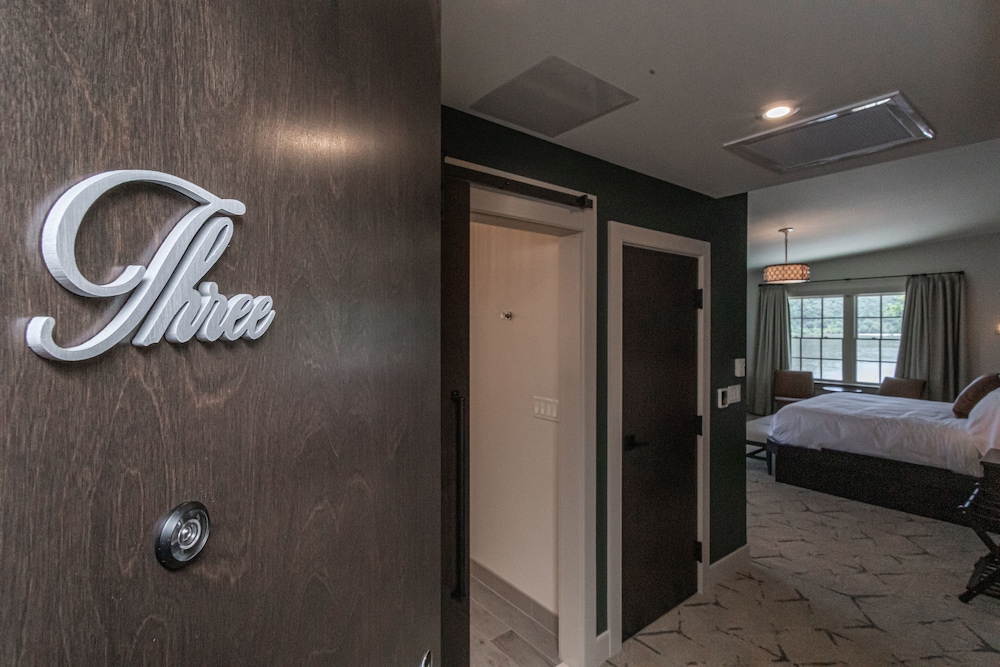 Executive River View Suite photo 1