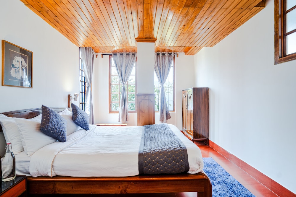 Executive Room - Photo 27