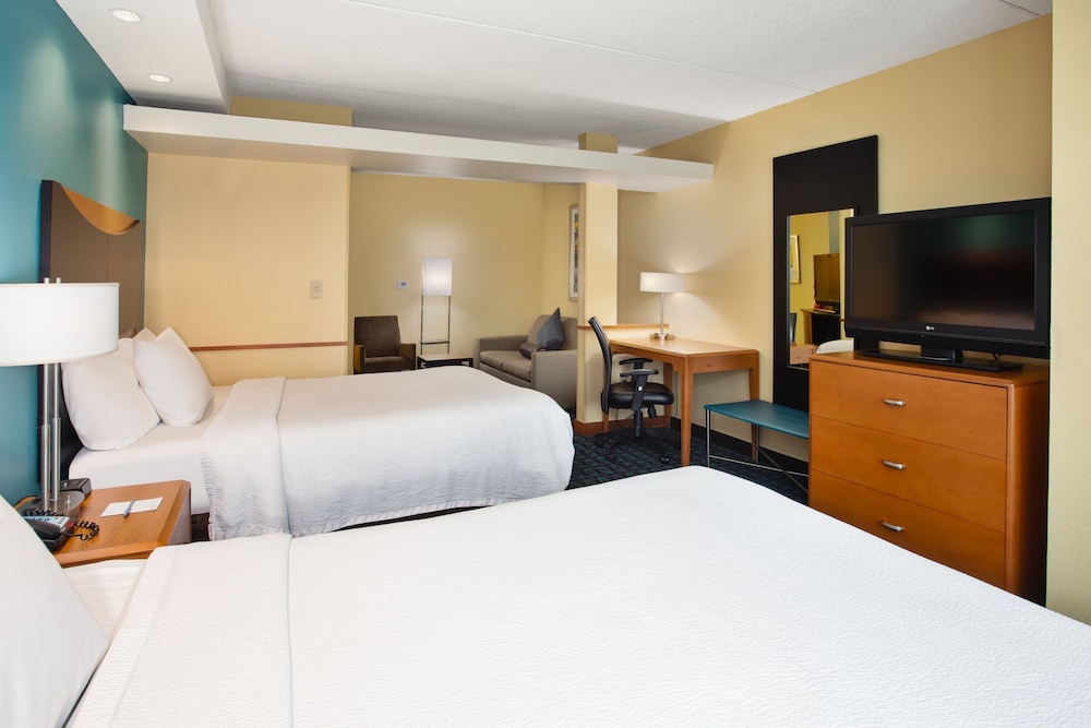 Suite, Multiple Beds (Hearing Accessible) photo 3