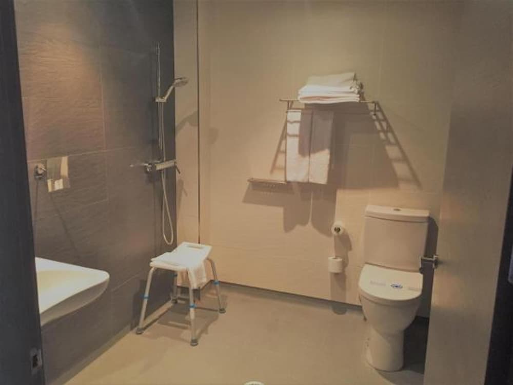 Double Room, Wheelchair Accessible photo 3