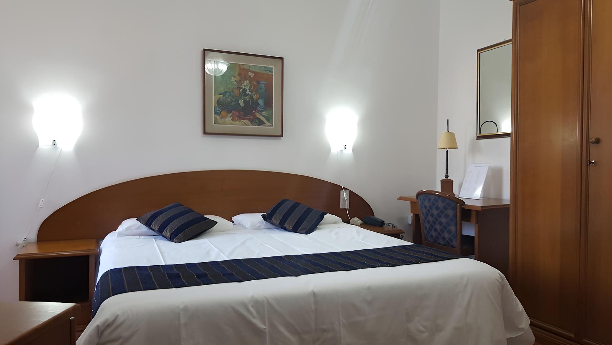 Traditional Double Room, 1 King Bed photo 1