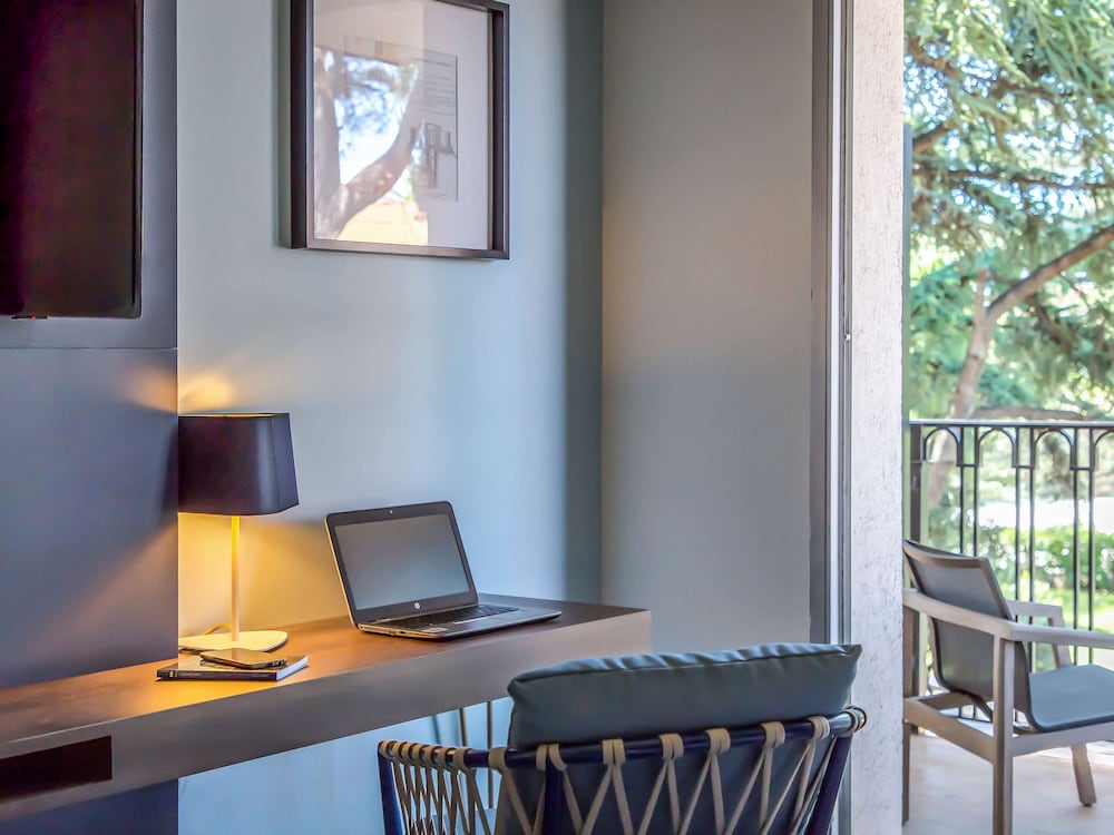 Privilege, Room, 1 Double Bed with Sofa bed, Balcony, Garden View - Photo 4