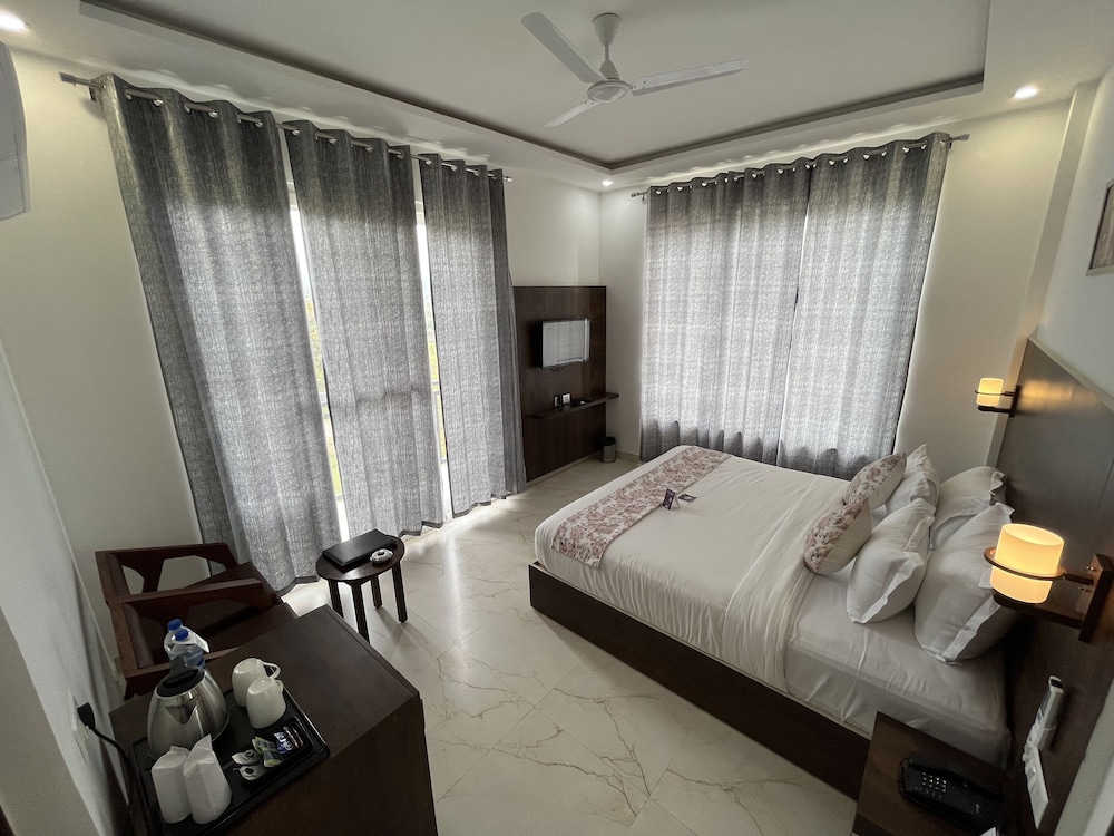 Deluxe Room - Photo 1