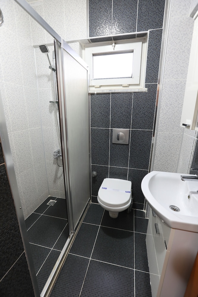 Standard Twin Room - Photo 2