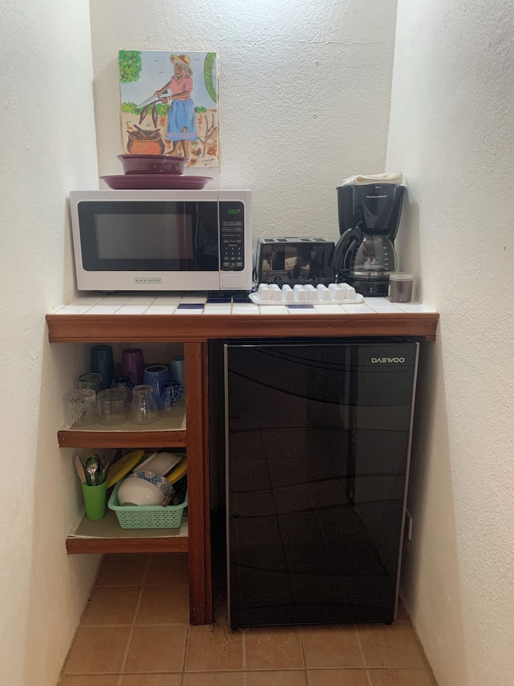 Standard Room, 2 Queen Beds, Refrigerator, Courtyard Area photo 2