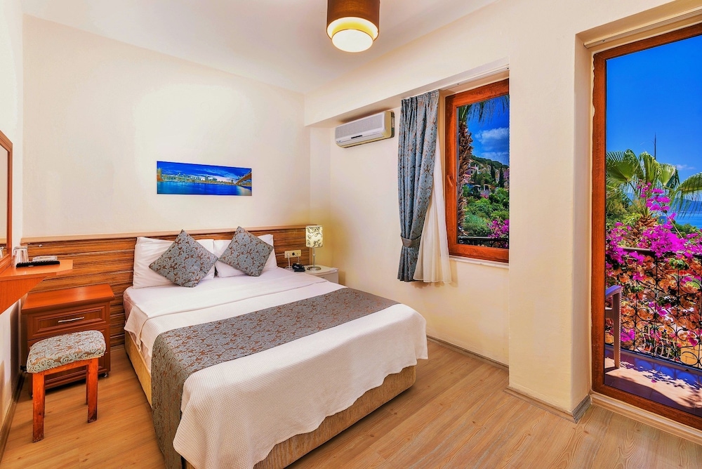 Double or Twin Room, Non Smoking, Garden View photo 1