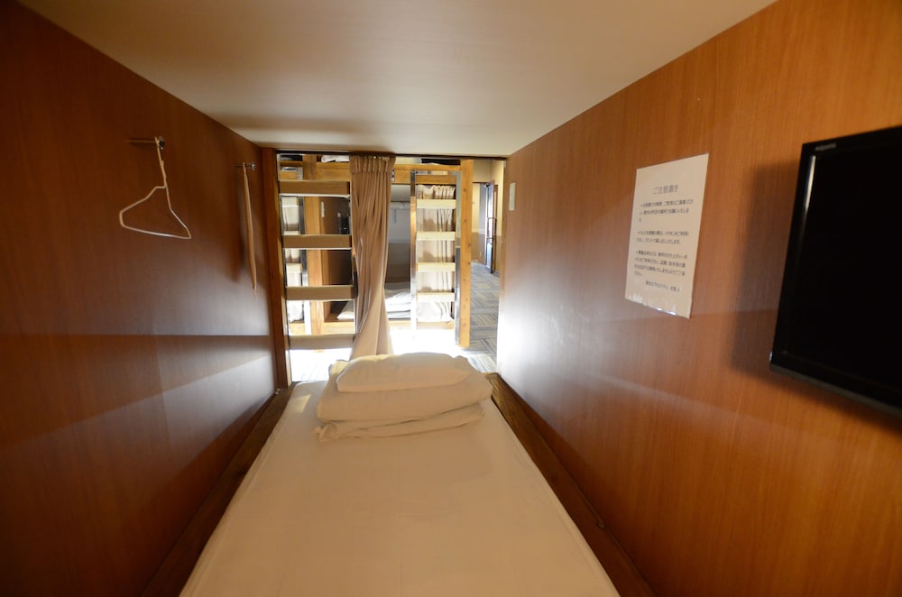 Male Dormitory Room, Lower Bed photo 2