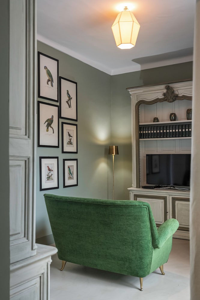 Royal Suite photo 2