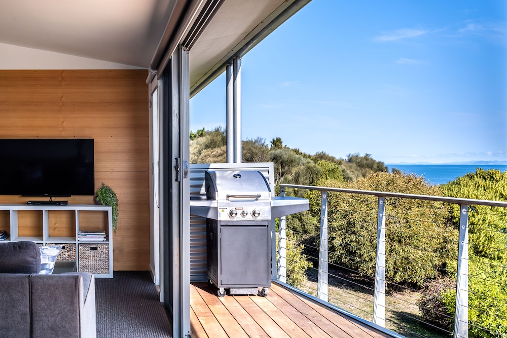 2 Bedroom Apartment Beachfront photo 1
