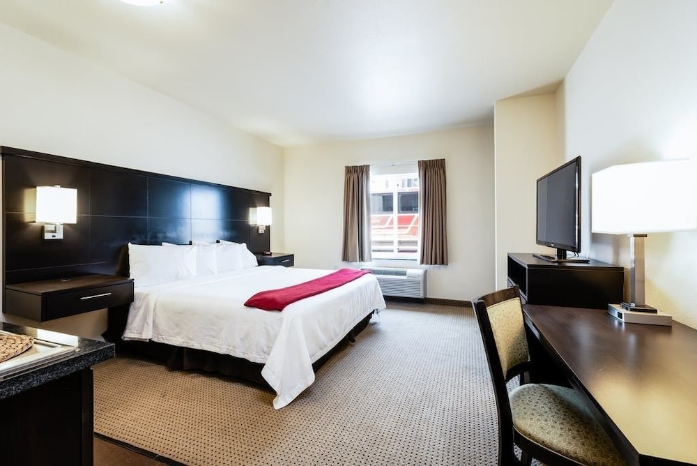 Suite, 1 King Bed, Non Smoking, Kitchenette photo 3