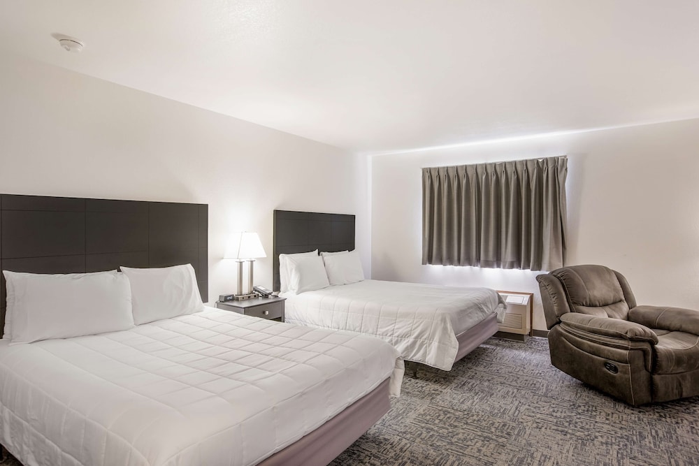 Suite, 2 Queen Beds, Non Smoking - Photo 6