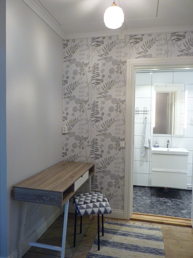Comfort House, 2 Bedrooms, Pets Allowed, Hill View photo 1