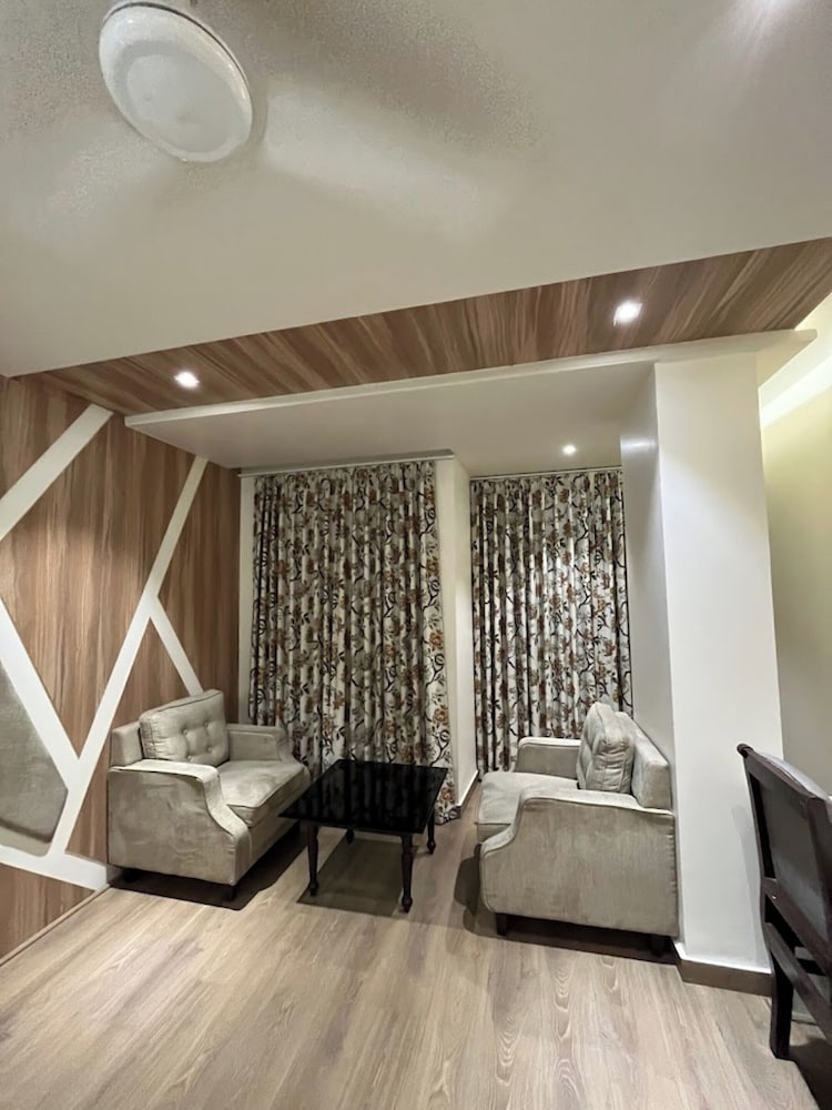 Deluxe Double Room photo 2