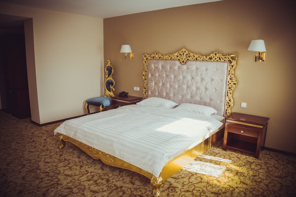 Deluxe Double Room, 1 King Bed photo 3