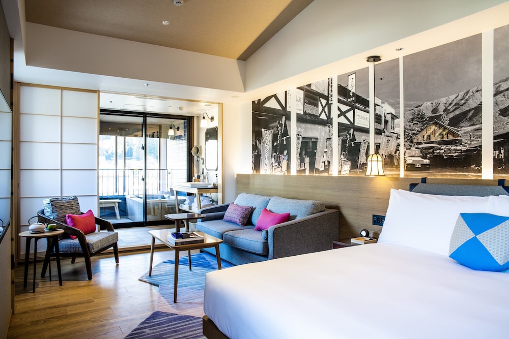 Premium Room, 1 King Bed, River View, Corner (Private Hot Spring)