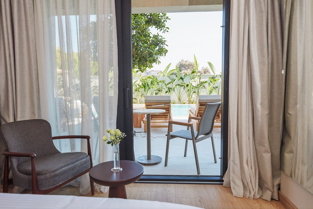 Superior Double Room, Balcony, Pool View photo 3