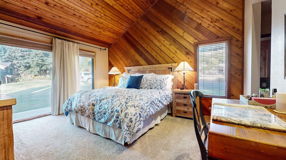 Condo, 3 Bedrooms