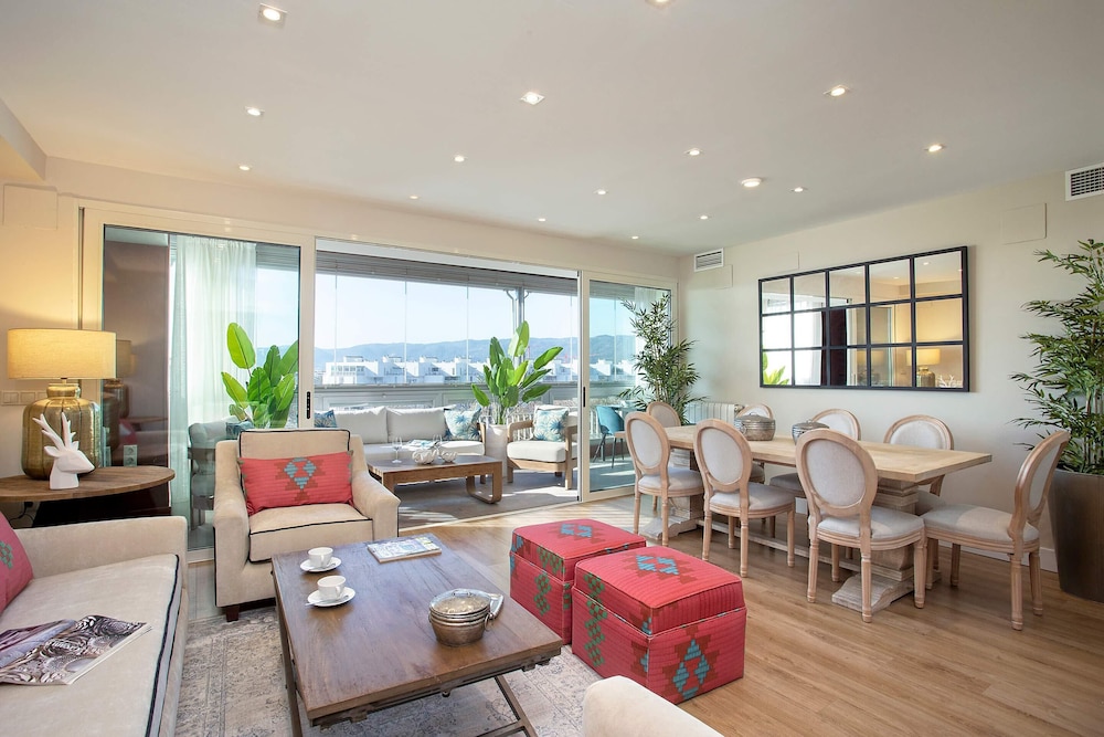 Apartment (4 Bedrooms)