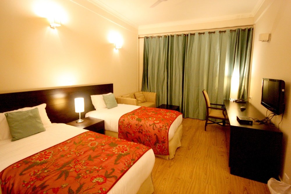 Deluxe Room with Balcony -Mountain View photo 2