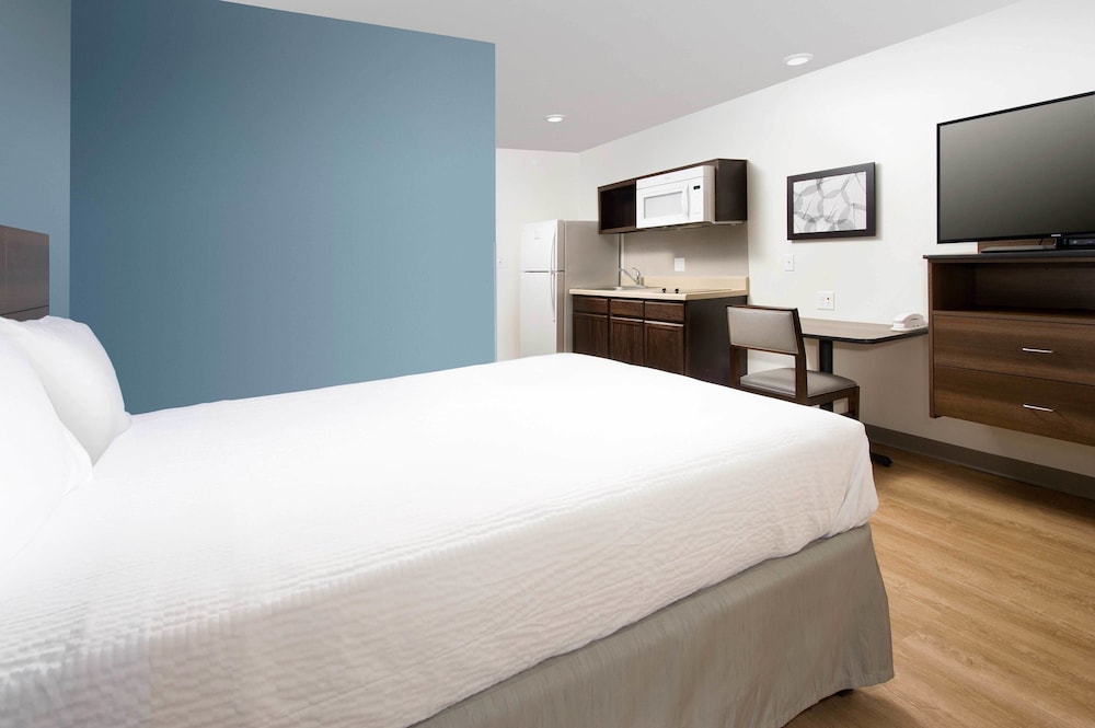 Room, 1 Queen Bed with Sofa bed, Accessible, Non Smoking photo 2
