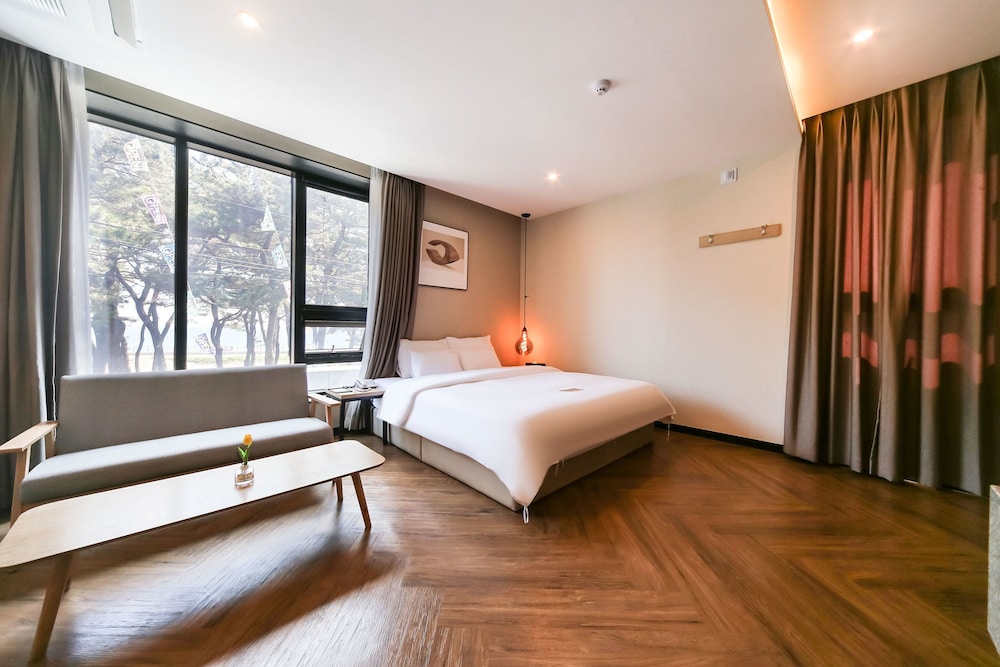 Deluxe Room - Photo 4