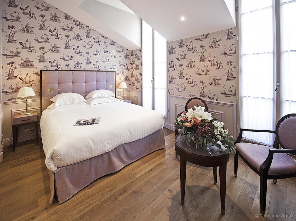 Deluxe Double Room - Photo 17