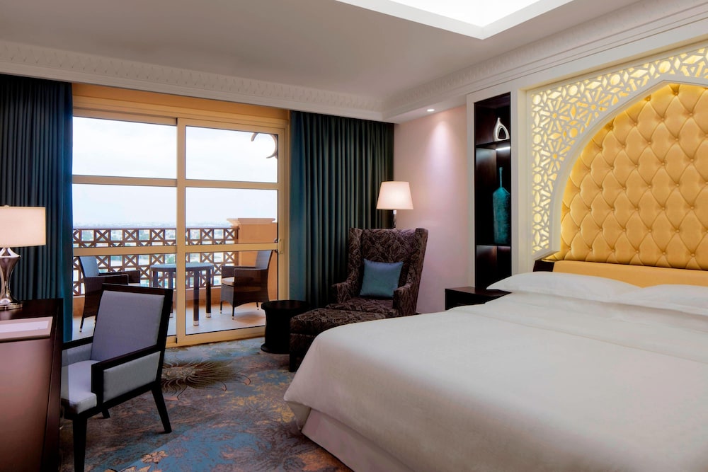 Superior Room, 1 King Bed, Sea View (Balcony)