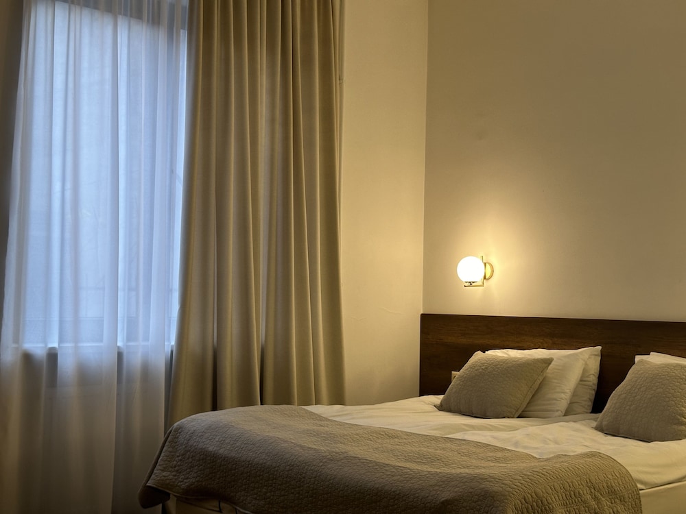 Standard Triple Room, 3 Twin Beds, Private Bathroom photo 2