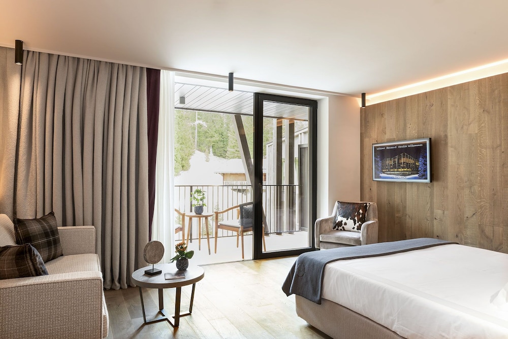 Standard Double or Twin Room, Balcony photo 2