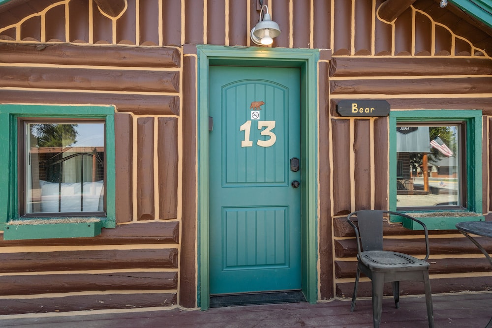 Bear Cabin #13 photo 1