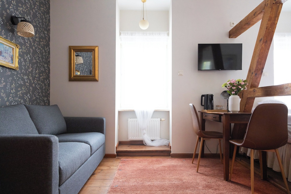 Basic Twin Room - Photo 4