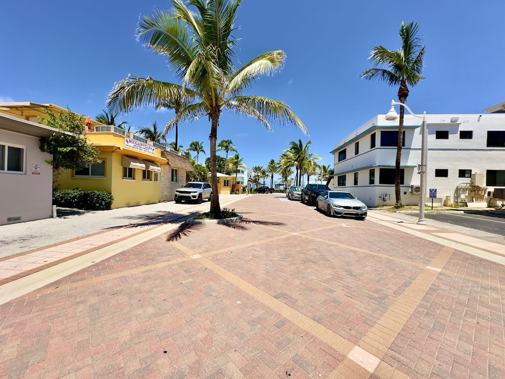 Beach Lover s Studio Apartment in Hollywood FL, Photo 17