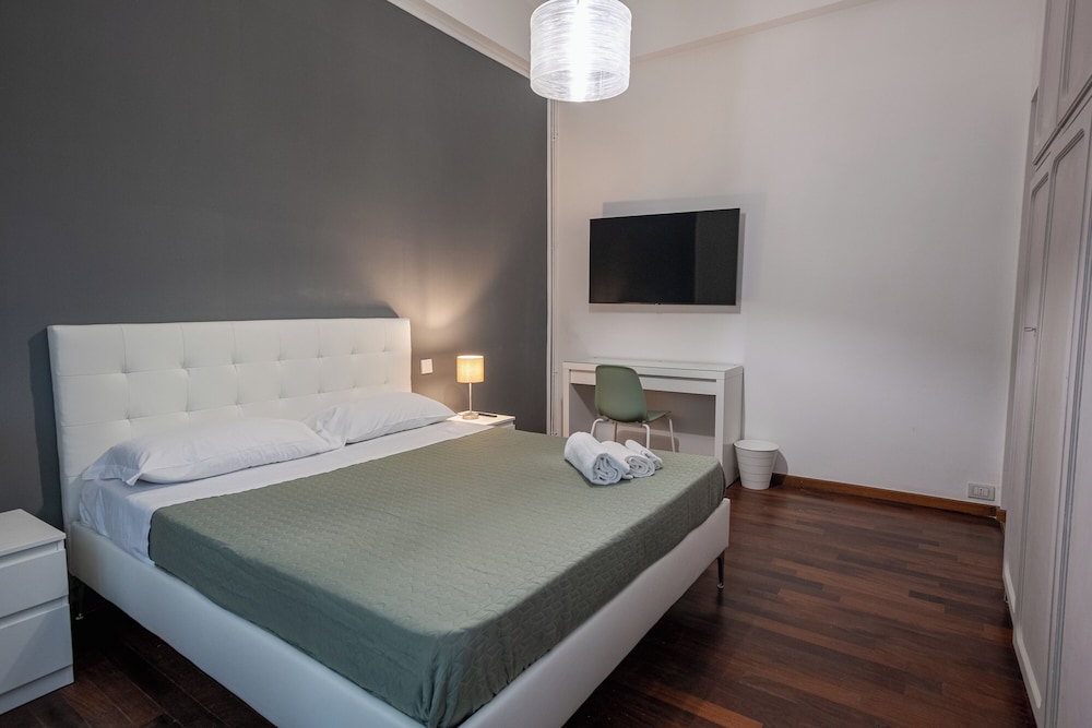 Double Room, 1 Queen Bed