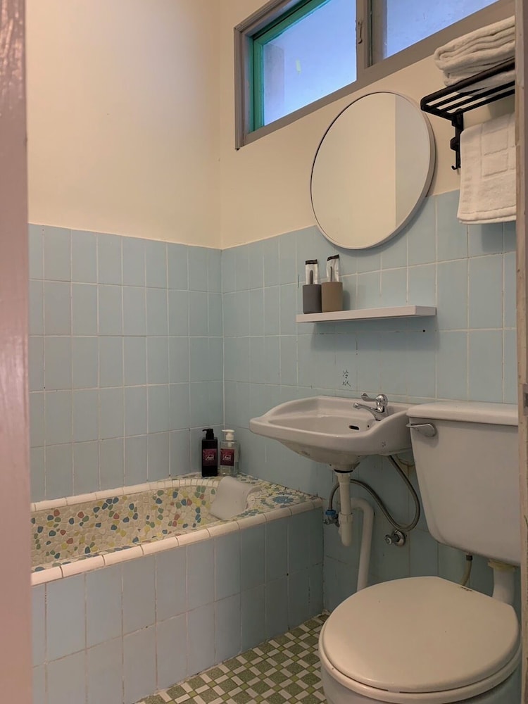 Deluxe Double Room, Non Smoking, Private Bathroom - Photo 2