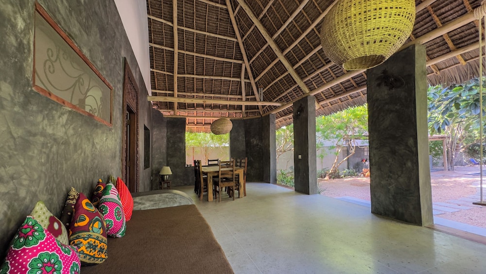 Deluxe House, 2 Bedrooms, Beach View