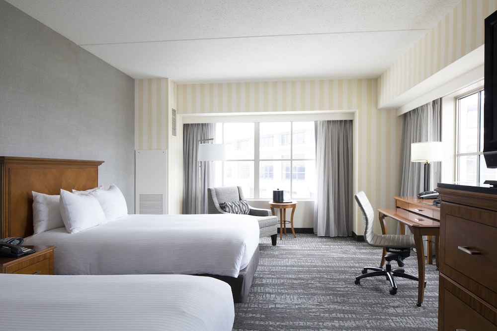 Deluxe Room, 2 Double Beds, Corner - Photo 1