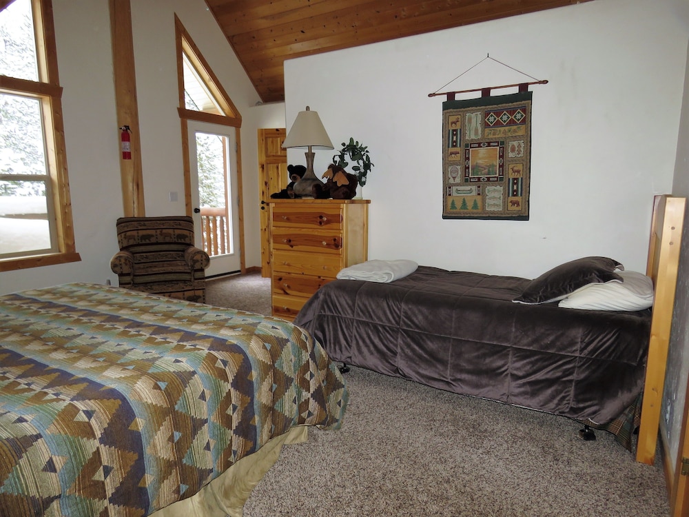 Superior Triple Room, Multiple Beds, Private Bathroom (Bear, Balcony) photo 2