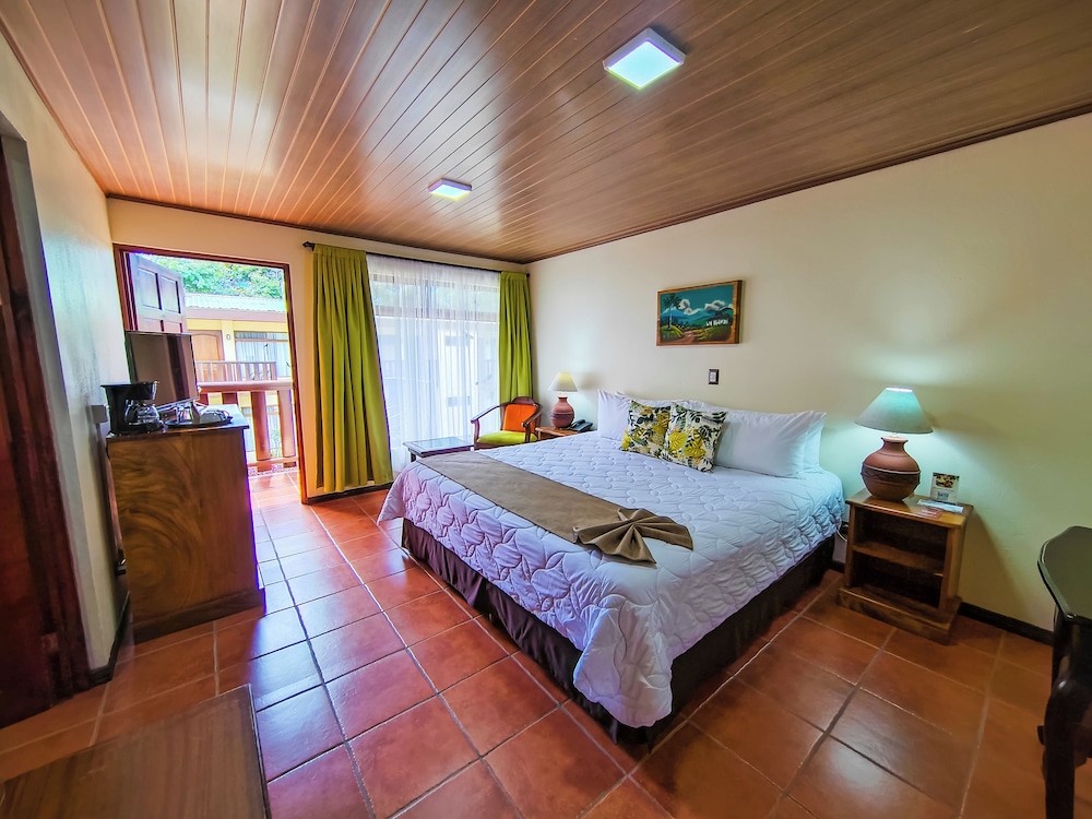 Superior Room, 1 King Bed - Photo 3