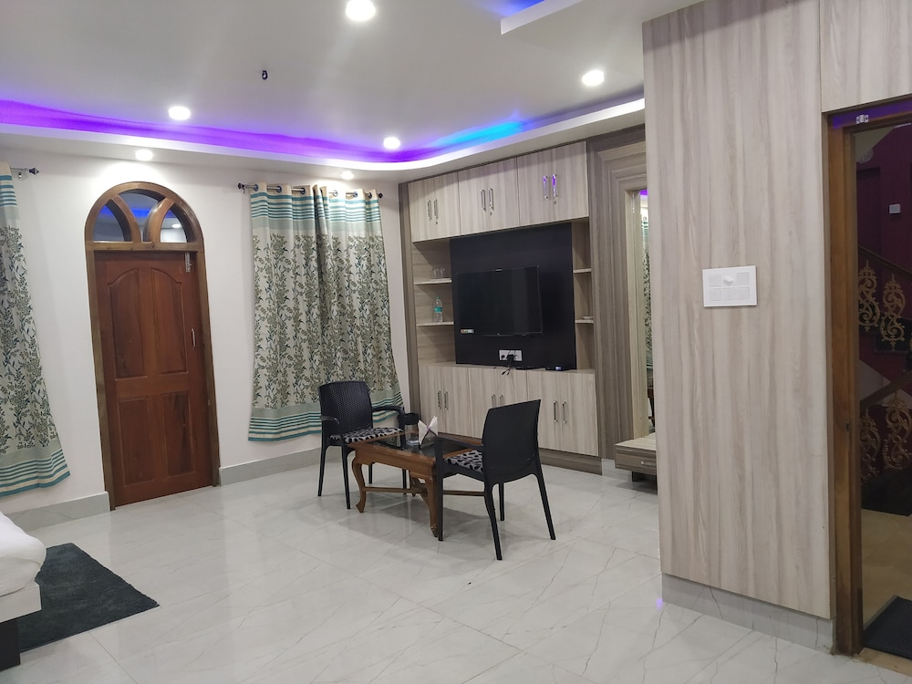 Business Room - Photo 1